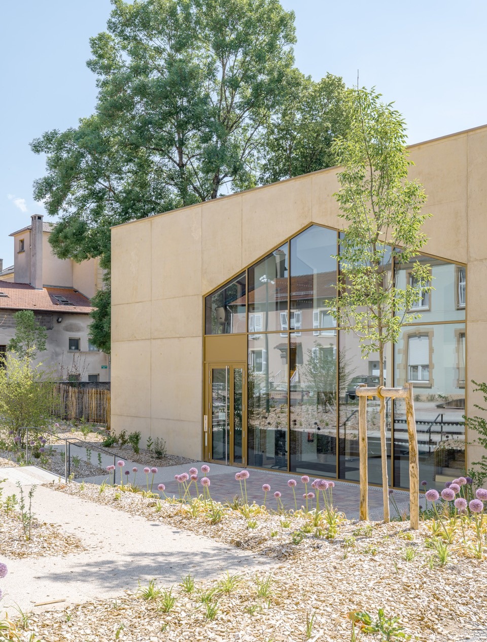 LJN - Moselle - Knutange - Bâtiment multiéquipement centre socio-culturel - rue Roger Naumann